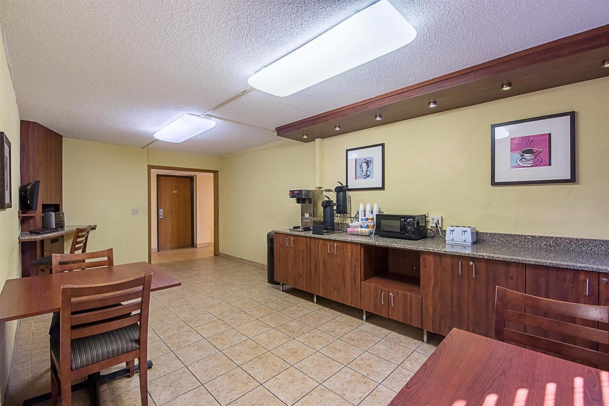 Motel 6-Moline, Il Εξωτερικό φωτογραφία