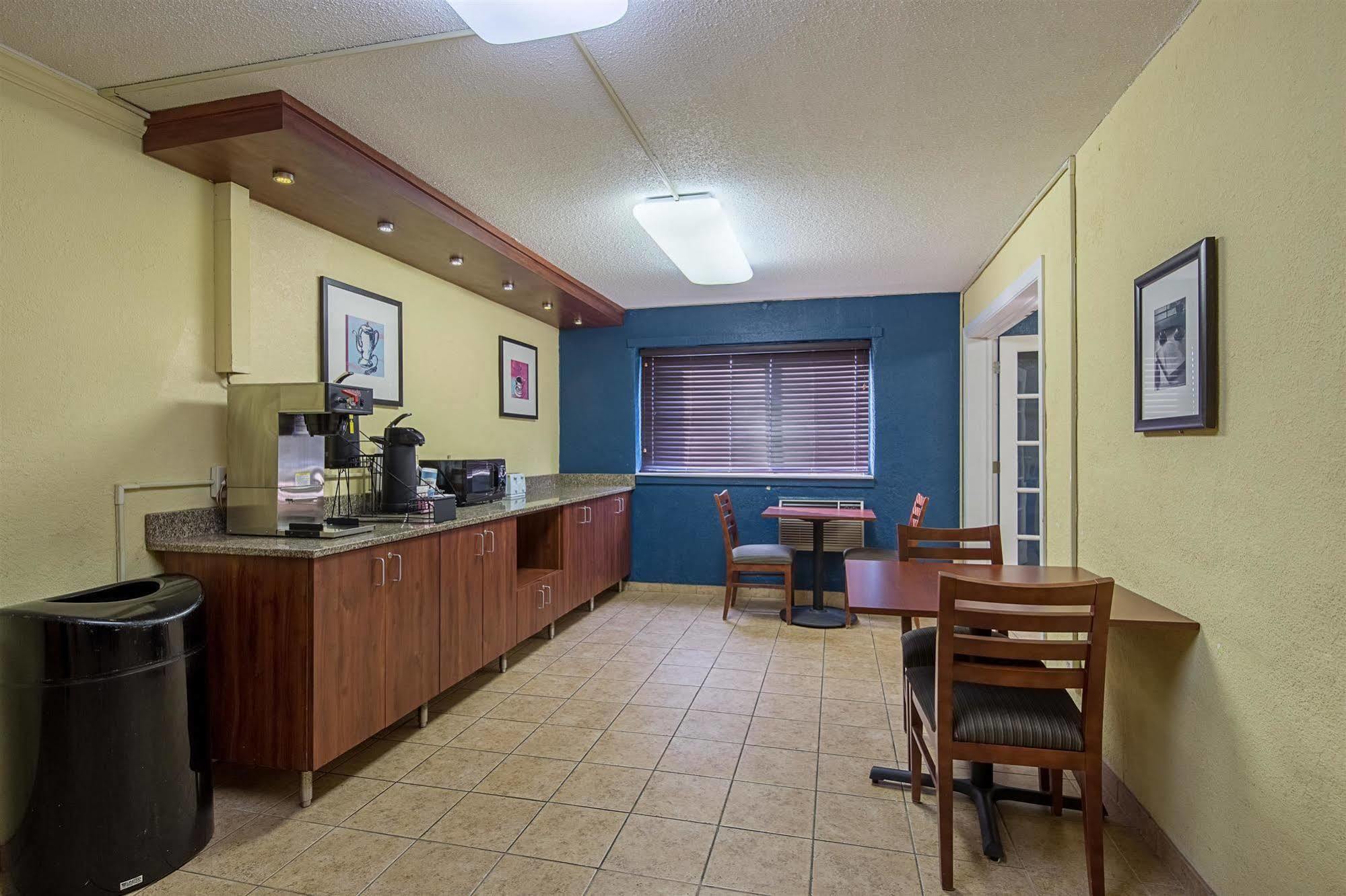 Motel 6-Moline, Il Εξωτερικό φωτογραφία